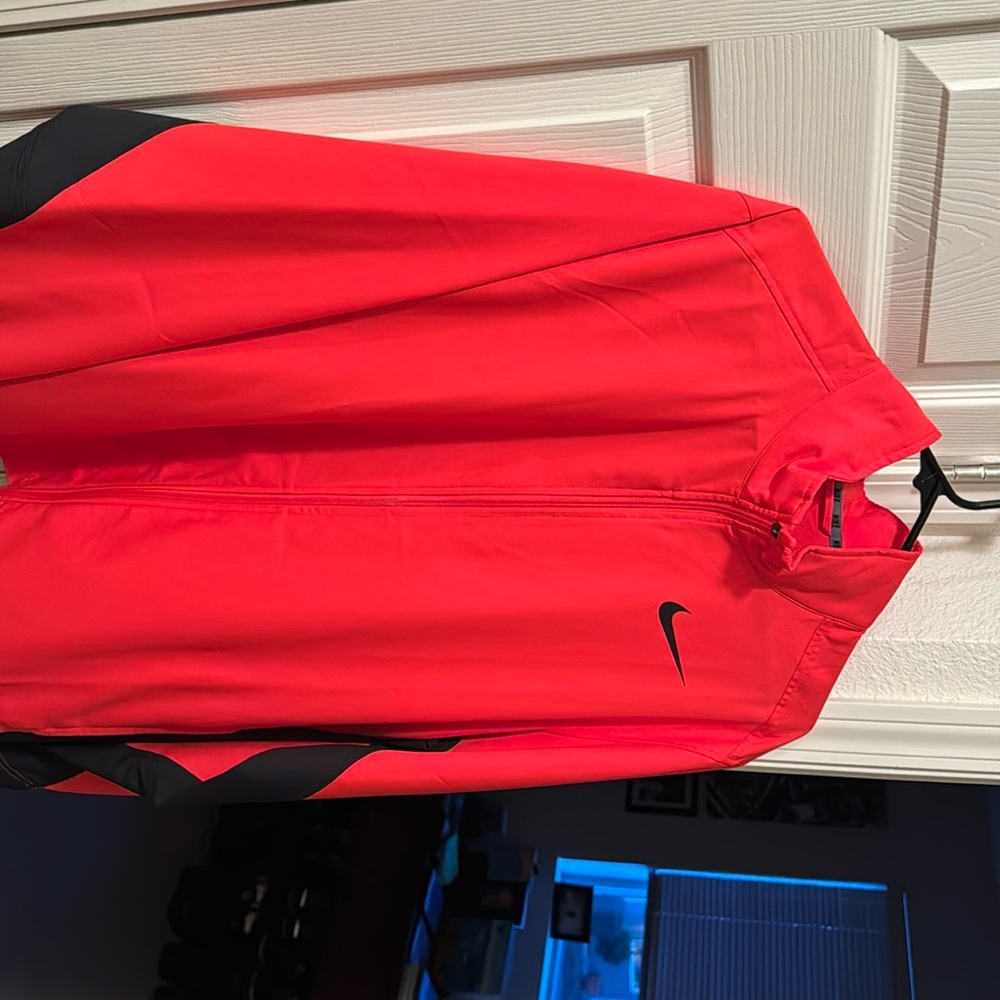 Nike windbreaker dri fit jacket